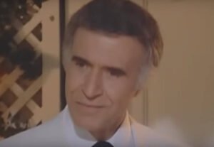 Ricardo Montalbán (Sr. Roarke)